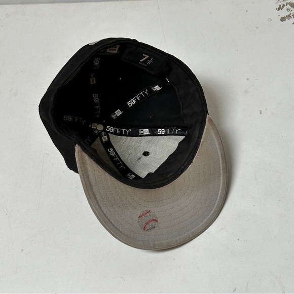 New Era MLB Chicago White Sox Black and Gray 59FIFTY Hat Cap - Picture 5 of 9